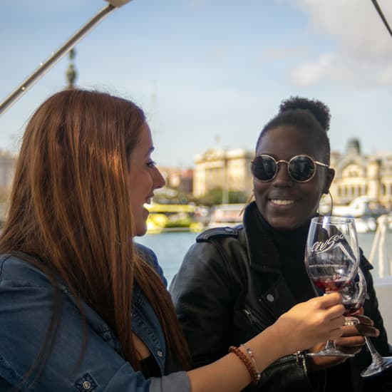 Sailing Tour + Cata de vinos guiada por un experto sumiller en Barcelona