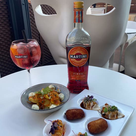 Menú de Picoteo + Copa de cortesía de Martini Fiero en Hotel Espanya