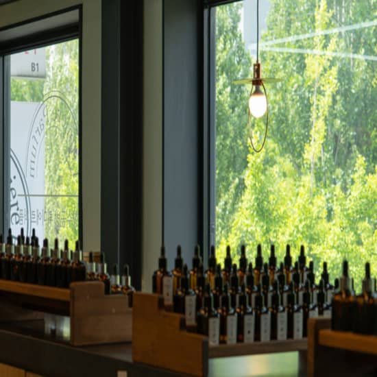 뤼미에르 퍼퓸 연남점: 감각적인 향수 조향 워크샵