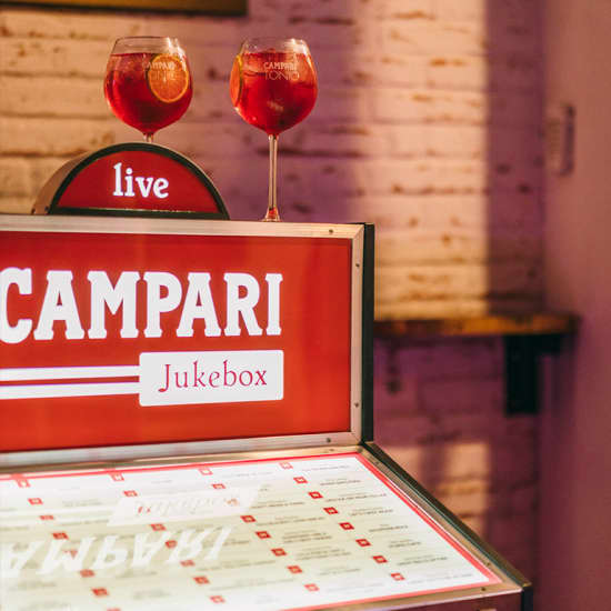 Jukebox Campari en Café Comercial + 1 copa de Campari & Tonic