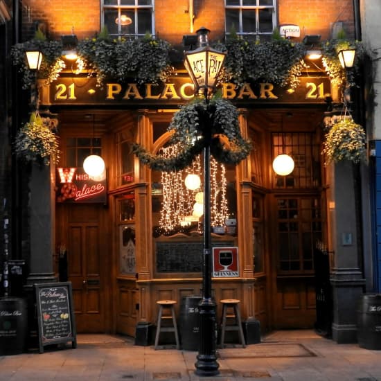 Old Town Dublin: Famous Pubs Exploration Game