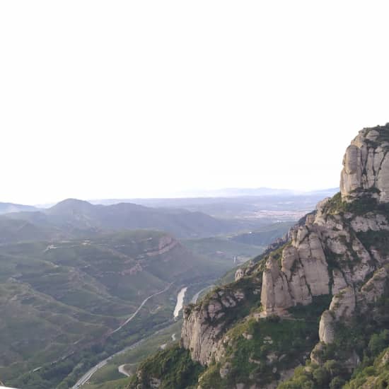 Tour Guiado al Monasterio de Montserrat desde Barcelona