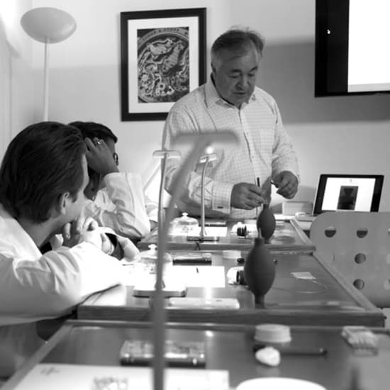 Cours d'horlogerie : ateliers de démontage et de remontage de mouvement de montres