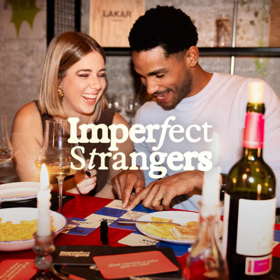 Imperfect Strangers: Cena, Rie, Conecta