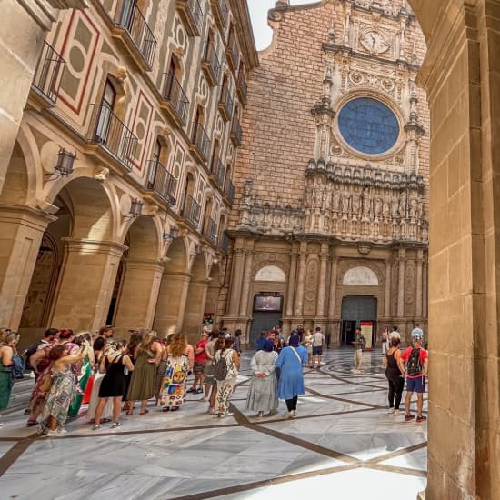 Tour Guiado al Monasterio de Montserrat desde Barcelona