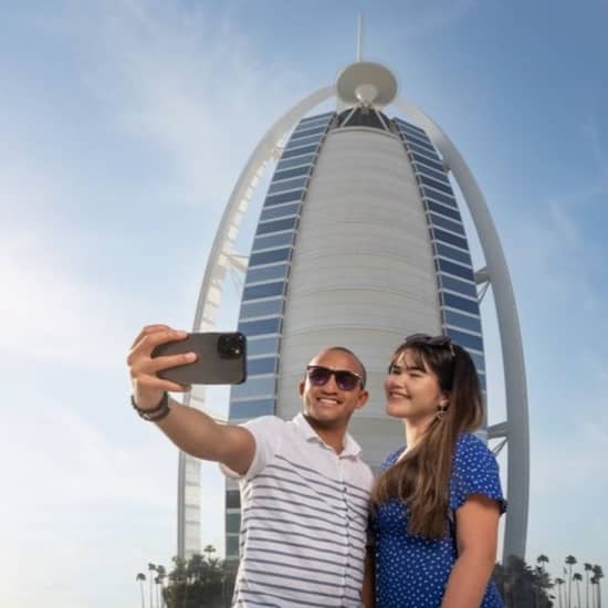 دبي: جولة داخل برج العرب والمسجد الأزرق لمدة نصف يوم