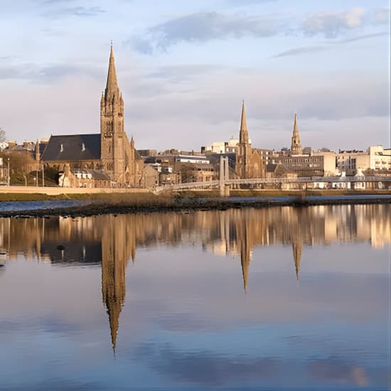 Loch Ness, Inverness & Highlands in Spanish.