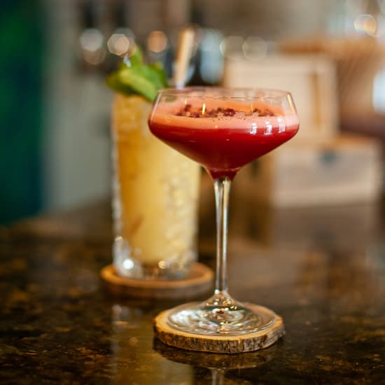 Crée ton cocktail (avec ou sans alcool) au restaurant Boema