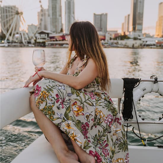 Shared Luxury E-Boat Cruise with Wine and Charcuterie Board in Miami