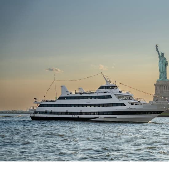 ﻿After Work Sunset Yacht Party en el East River