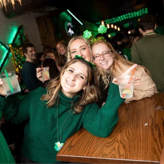 ﻿2024 Chicago St Patrick's Day Bar Crawl (Sábado) Todo Accesible