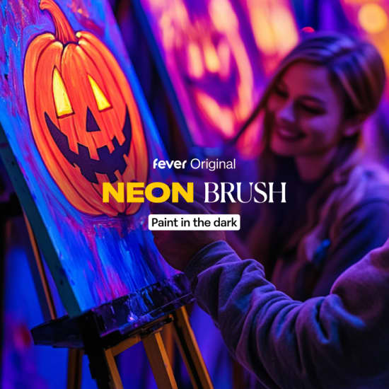 ﻿Neon Brush en el Teatro da Rotina: Taller de Pintura y Bebidas en la Oscuridad