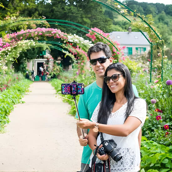 Versailles Timed Entrance Ticket and Giverny Small Group Day Trip from Paris