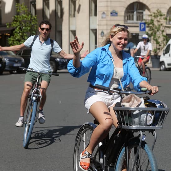 Affiche Explore Paris à vélo avec Rentabike Paris ! 🚴‍♂️