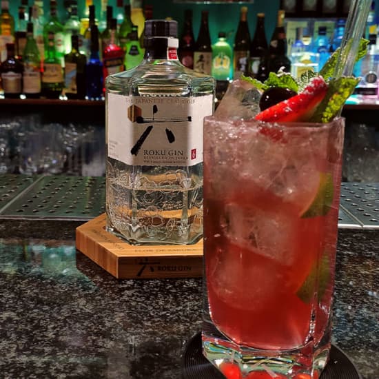Aperitivo con Roku Gin en Mizuwari Cocktail Bar