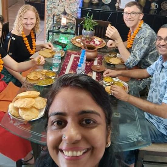 Cook, Talk, Dine & more with local Family at their Delhi Home
