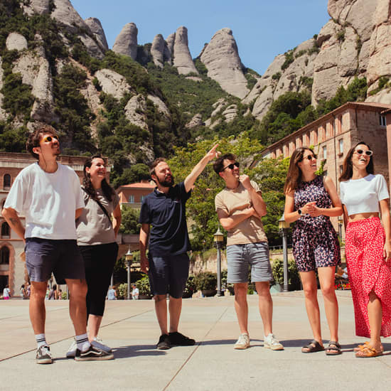Montserrat, Tapas y Vino con Tren Cremallera