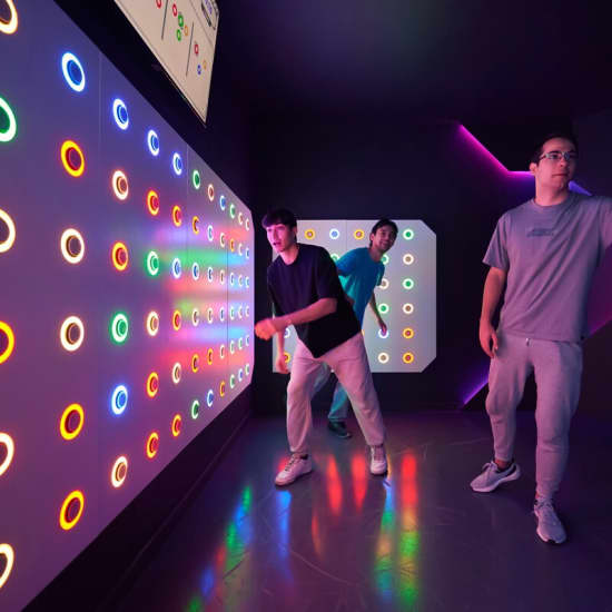 SPARK81 Barcelona: Experiencia Arcade Inmersiva