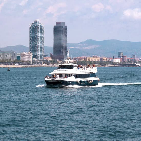 Las Golondrinas 60': paseo en barco para ver el skyline de Barcelona
