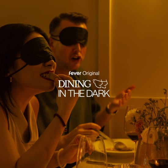 ﻿Dining in the Dark: Una experiencia gastronómica única con los ojos vendados en Pyramid Club