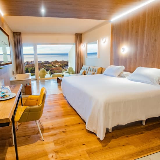 Experiencia Premium Suites en Higuerón Hotel 5* para dos