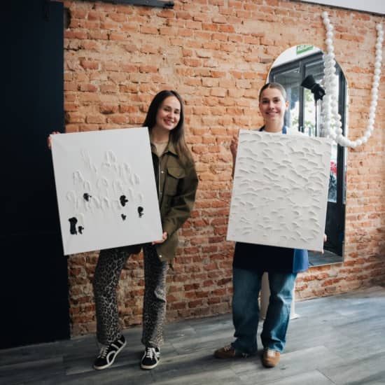 Taller de Arte Texturizado en Madrid con Vino Ilimitado