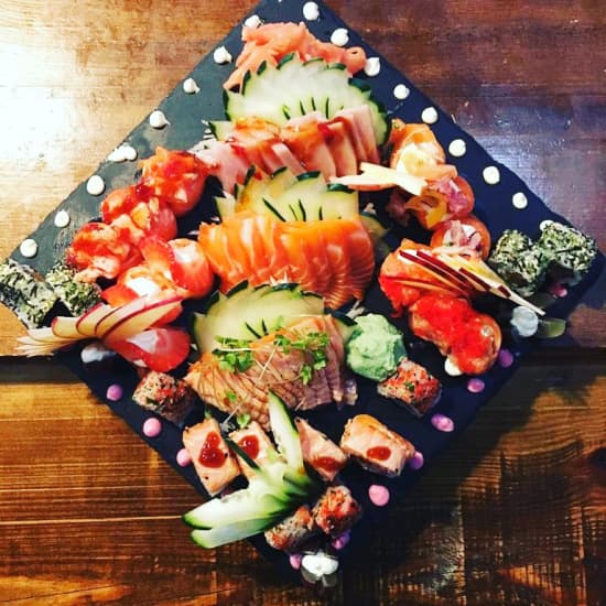 Sushi com o Chef para 2 pessoas no KOI Saldanha