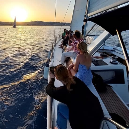 Barcelona Crucero de lujo en velero compartido al atardecer