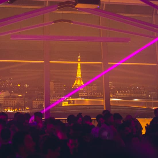 Soirée du Nouvel An sur un rooftop avec vue sur la Tour Eiffel