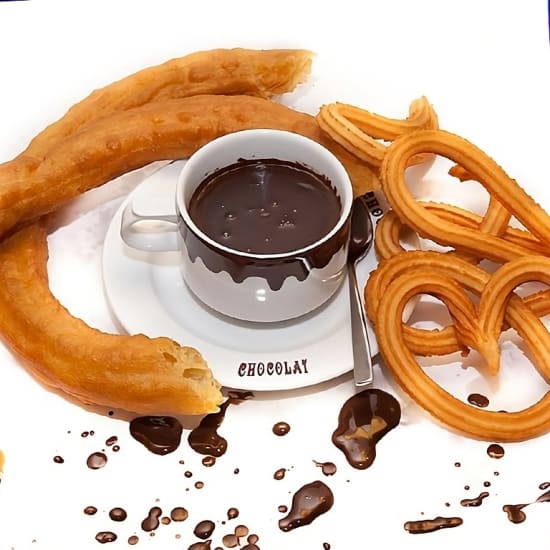 Chocolate con churros para llevar en el Barrio de las letras