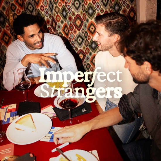 Imperfect Strangers: Jantar, risadas, conexão