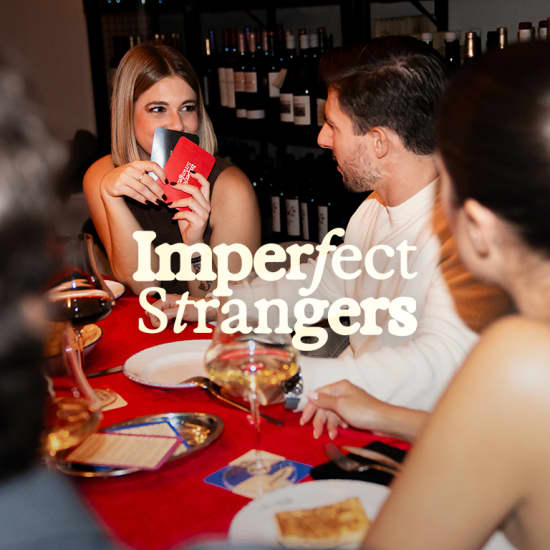 Imperfect Strangers: Jantar, risadas, conexão