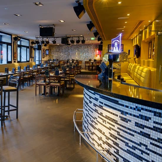 Hard Rock Cafe Berlin: Genießen Sie einen köstlichen Burger!