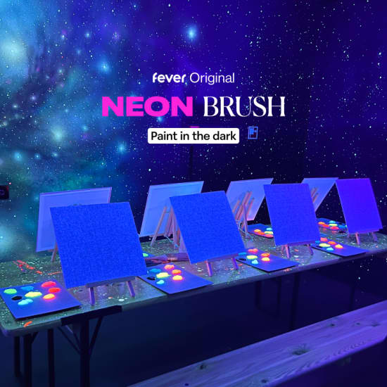 Neon Brush: Workshop de Pintura e Drinks no Escuro!