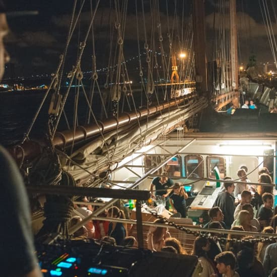 Lisbon Boat Party: festa a bordo de uma caravela!
