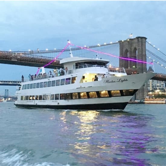 ﻿Crucero en Barco por la Fiesta de las Luces del Puerto del 4 de Julio de NYC 2024