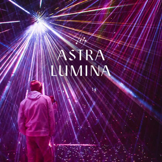Astra Lumina: Un Encantador Paseo Nocturno entre las Estrellas