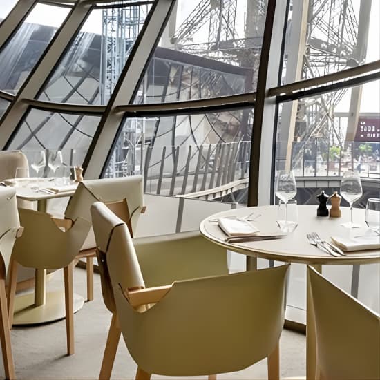 Déjeuner à Madame Brasserie & Accessibilité : Tour Eiffel avec Croisière