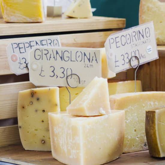 Cheese Tasting and a Drink at We Love Cheese Festival