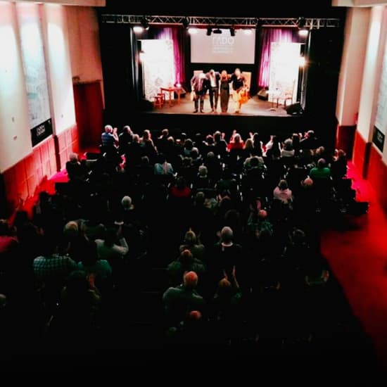 Fado in Chiado, espetáculo de fado ao vivo em palco há 15 anos.