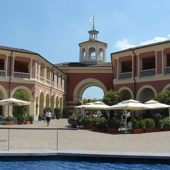 Serravalle Designer Outlet Viaggio Andata e Ritorno da Milano Fever