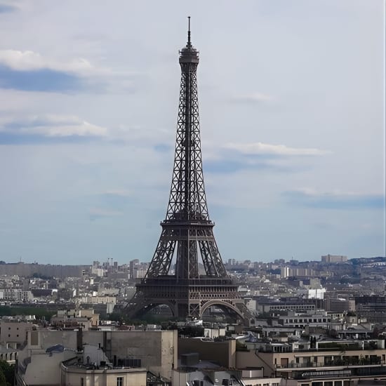 Accessibilité de la Tour Eiffel au 2ème étage avec options sommet et croisière