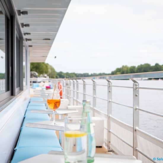 Berlin: 2-hour green cruise on the Spree with the solar catamaran
