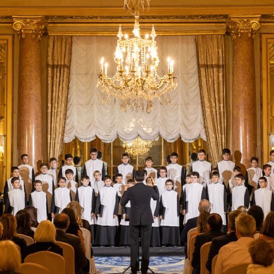 Gran concierto benéfico de Navidad de L'Escolania de Montserrat + menú en El Palace