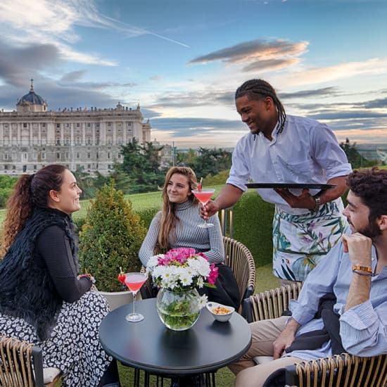 Aperitivo en terraza con vistas al Palacio Real + invitación de La Prohibida