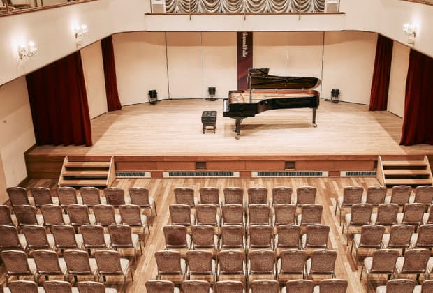WAKO Gewand Halle