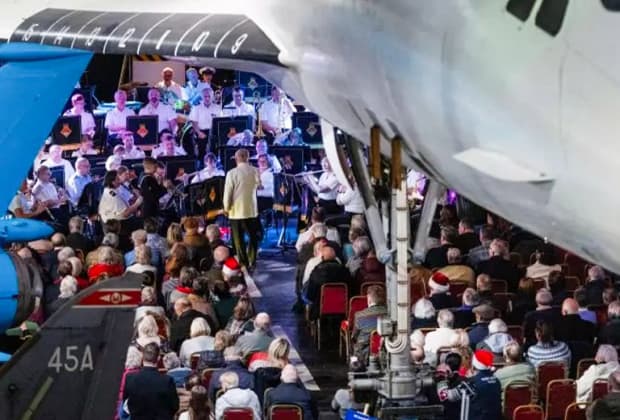 Christmas Concert under Concorde 1