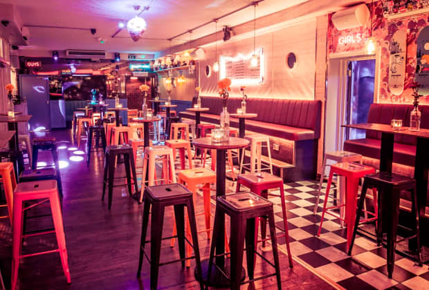 Simmons Bar Old Street