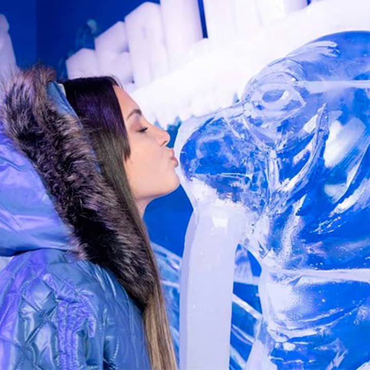 Eisige Cocktails bei -10°C in der Berliner Icebar