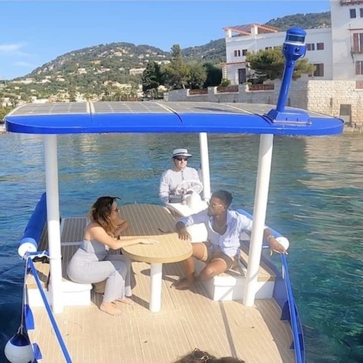 ﻿Romantic cruise on a solar-powered boat